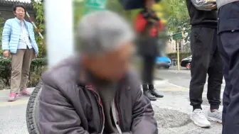 闯红灯三轮车撞上直行货车！三轮车司机辩解：哪儿顾得上瞅灯啊！