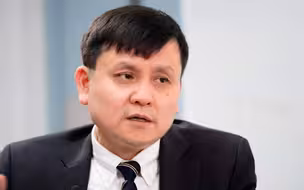 “快速反应或呈常态化”，张文宏呼吁上海市民一起和病毒赛跑