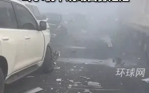 大连公安交警：沈海高速因突发团雾致9车连环事故，1死4伤，现场白雾茫茫