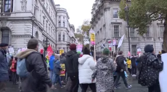 生活成本上升 英国伦敦爆发大规模抗议呼吁提前大选