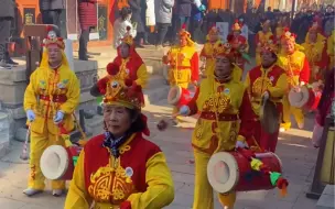 社火汇演闹元宵，红火热闹年味浓。2月15日上午，兰州市西固区河口镇河口村文化广场，浩浩荡荡的社火队为观众奉献了一场独具地方特色的民俗文化大餐