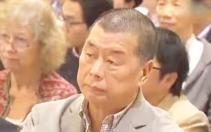 汉奸黎智英声称从未支持“港独” 梁振英质问：敢不敢放弃英国籍？