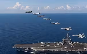 东部战区这次没给美军留面子，海空兵力齐出动，直接对准美舰