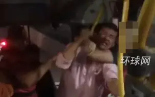 没想到对方是高手！巴西男子性骚扰女乘客反被锁喉送到警局