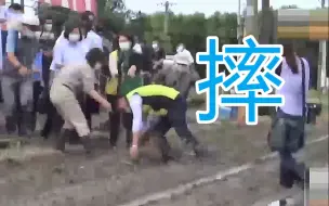 台湾农田水灾，民进党官员在蔡英文面前三连摔，被讽“搏命作秀”