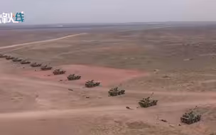 全新弹种 精准打击！实拍解放军炮兵数十门火炮齐射震撼场面！