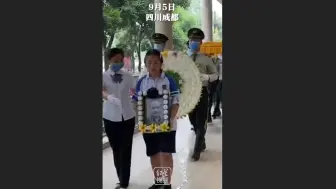 成都跳河救人遇难的哥陈勇军告别会举行 家属痛哭送别