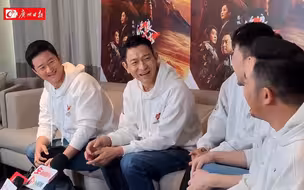 吴京随《流浪地球2》主创到广州路演，接受采访谈父子情