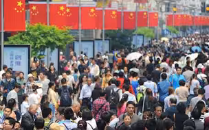 人在旅途还是在家发福？段子手朱广权提醒你假期余额不足啦