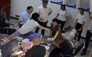 山东通报费县综合行政执法局工作人员向景区员工泼热水：行拘10日