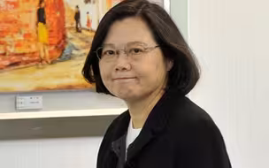 蔡英文当局称还有682张空病床 柯文哲：脑袋灌水泥！