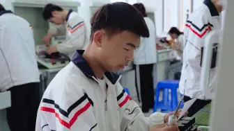一场简单的比赛，却让两个孩子的命运走上完全不同的路