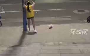 外卖女骑手深夜被盗车后大哭？警方：系蓄意摆拍