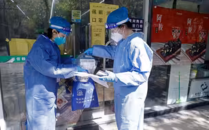 上海累计感染人数居于前五位的地区为：浦东新区、闵行区、徐汇区、黄浦区和嘉定区