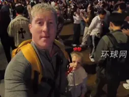 给外国游客来点国庆节震撼！英国一家五口游重庆，感叹