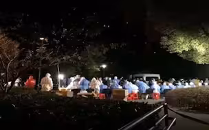 现场直击：上海明天华城小区连夜核酸检测，已列入中风险地区