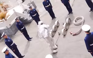 网友争相打造太空人表盘 蓝朋友不甘示弱真人出镜 网友：帅呆了！