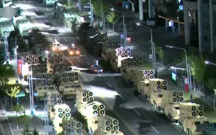 朝鲜举行阅兵式庆祝劳动党成立75周年，新武器接连亮相震撼美韩