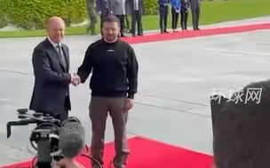 泽连斯基与德国总理朔尔茨会面，敦促德国支持乌获得西方战机