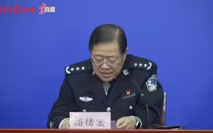 身藏车厢试图蒙混进京，当事人及代驾均已行政拘留
