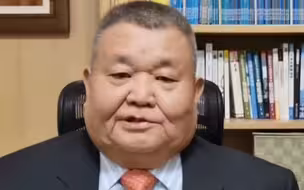 问：解放军打来你会怎么样？台湾年轻人：投降啊！