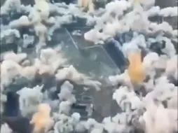以军炸毁黎巴嫩村庄：十几枚炸弹同时爆炸，成片房屋瞬间被夷为平地