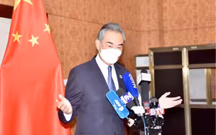 王毅： 在中国面前，这套做法行不通