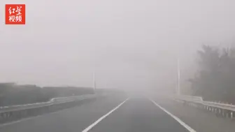 受大雾冰冻天气影响 成都周边高速多路段全线关闭