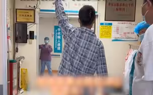 父爱如山！90后爸爸捐肝救女背影令人动容
