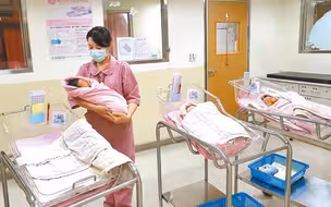 台湾人口首现负增长  台教授：流浪教师将成“社会危机”