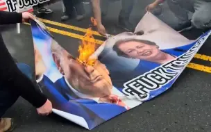 巴拿马民众不满特朗普言论：包围美国大使馆 焚烧美国国旗