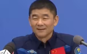 刘伯明说出舱前曾想会不会碰到外星人：“碰到了我用哪种语言交流呢？”